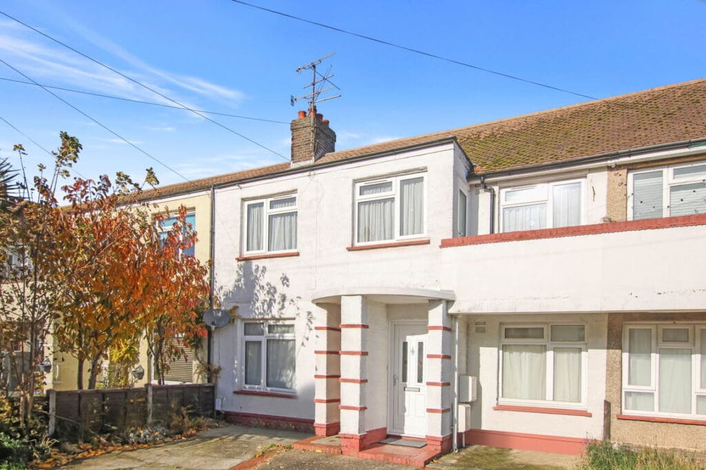 Centrecourt Road, Worthing BN14 7AG