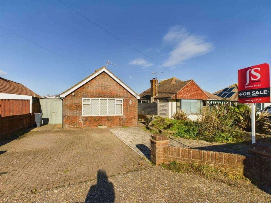 Brighton Road, Lancing, BN15 8JP