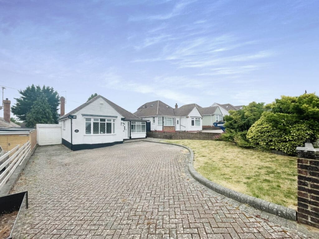 Hayling Rise, High Salvington, Worthing, BN13 3AG