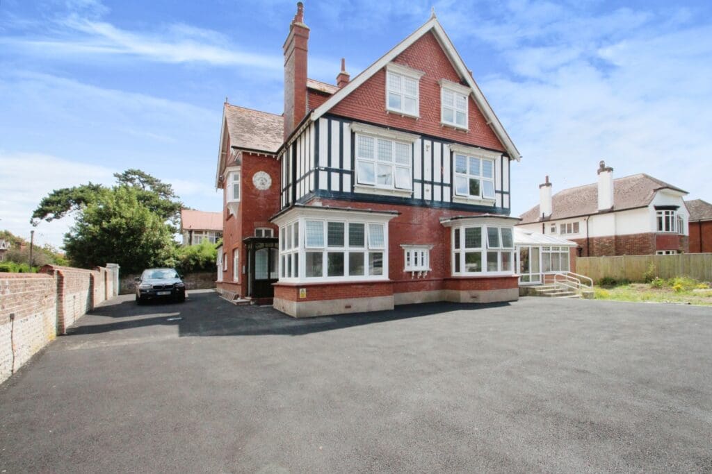 Heene Road, Worthing, BN11 4PJ