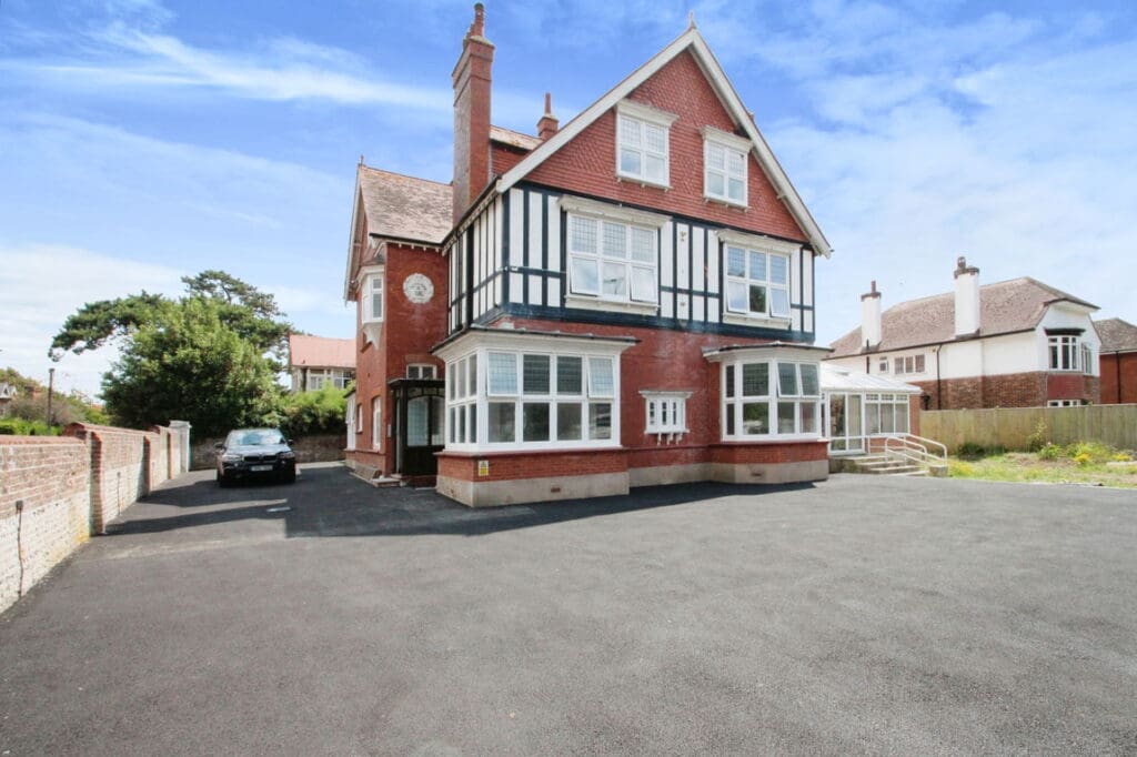 Heene Road, Worthing, BN11 4PJ