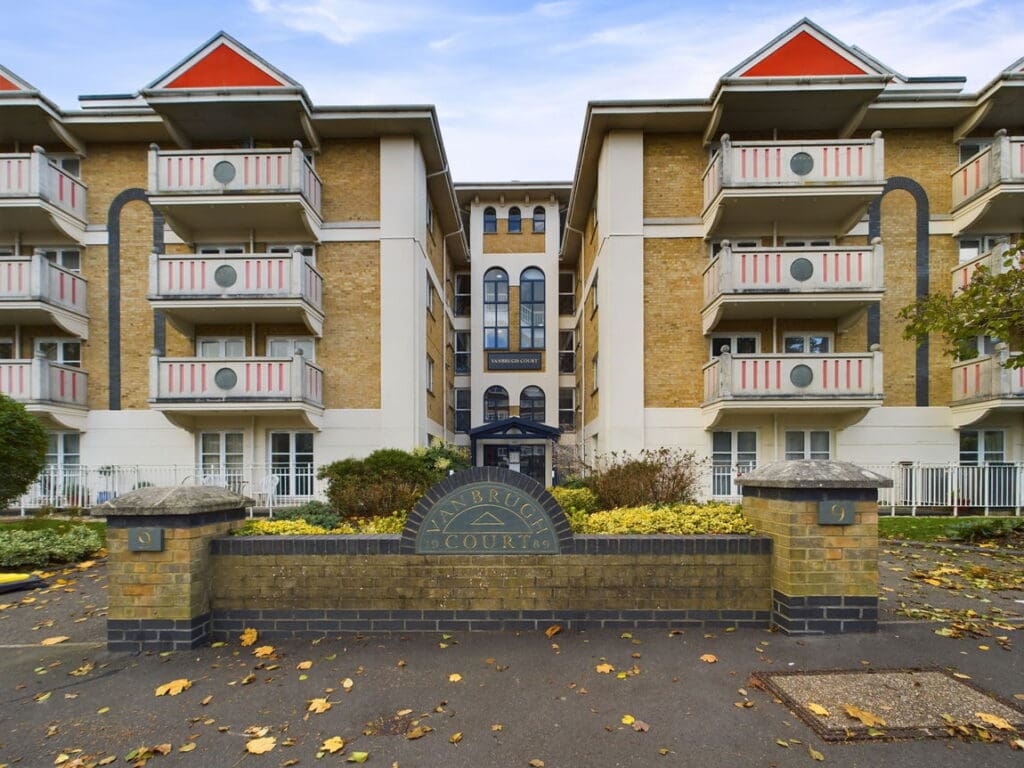 Eaton Gardens, Hove BN3 3TN