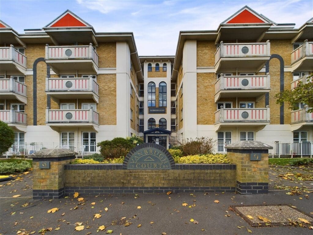 Eaton Gardens, Hove BN3 3TN