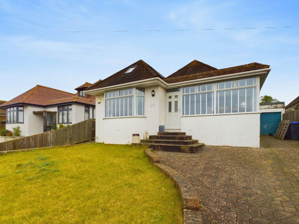 Sullington Gardens, Findon Valley, Worthing BN14 0HR