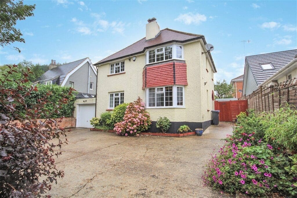 Arundel Road, Worthing, West Sussex BN13 3EW