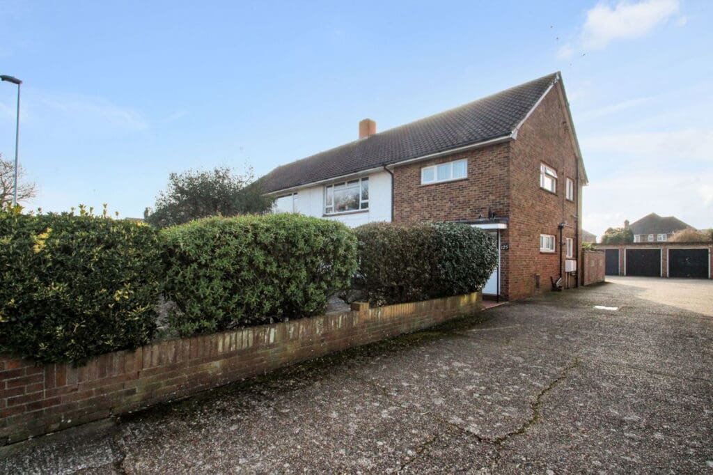 Aldsworth Avenue, Goring-by-Sea, Worthing, BN12 4UT