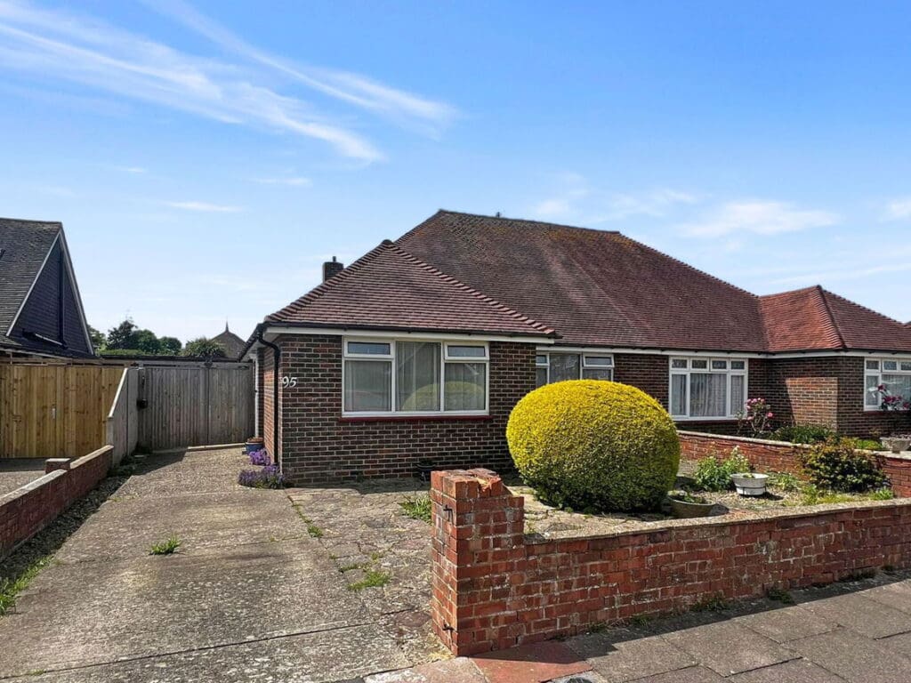 Orchard Avenue, Tarring, Worthing BN14 7QD