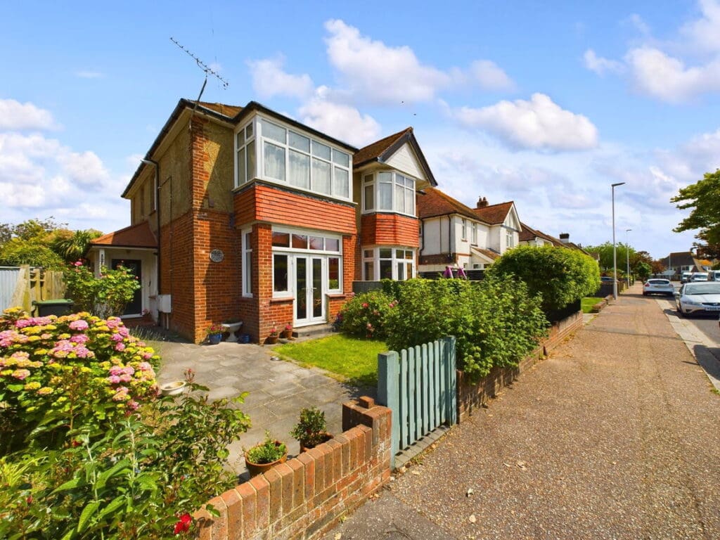 Pevensey Road, Worthing, BN11 5NS