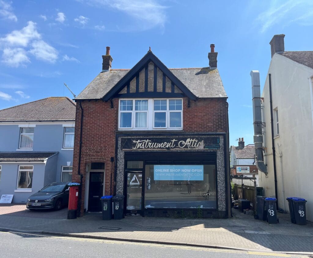 87 South Street, Lancing, West Sussex, BN15 8AP