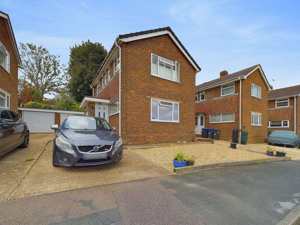 Greenoaks, Lancing, BN15 OHE