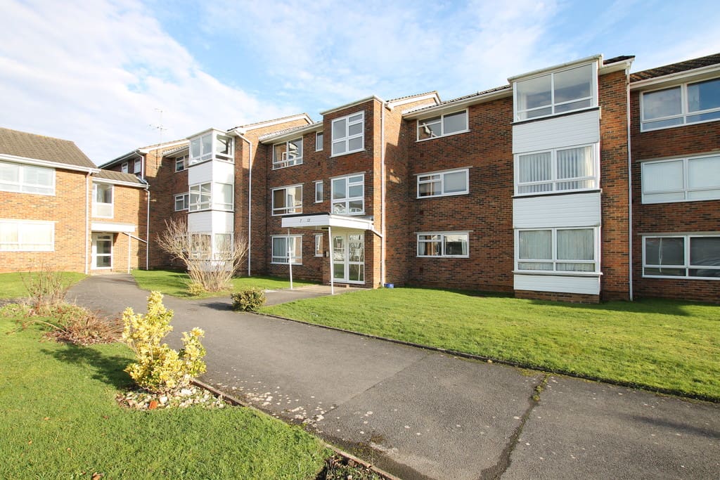 Hawthorn Gardens, Worthing, BN14 9LS