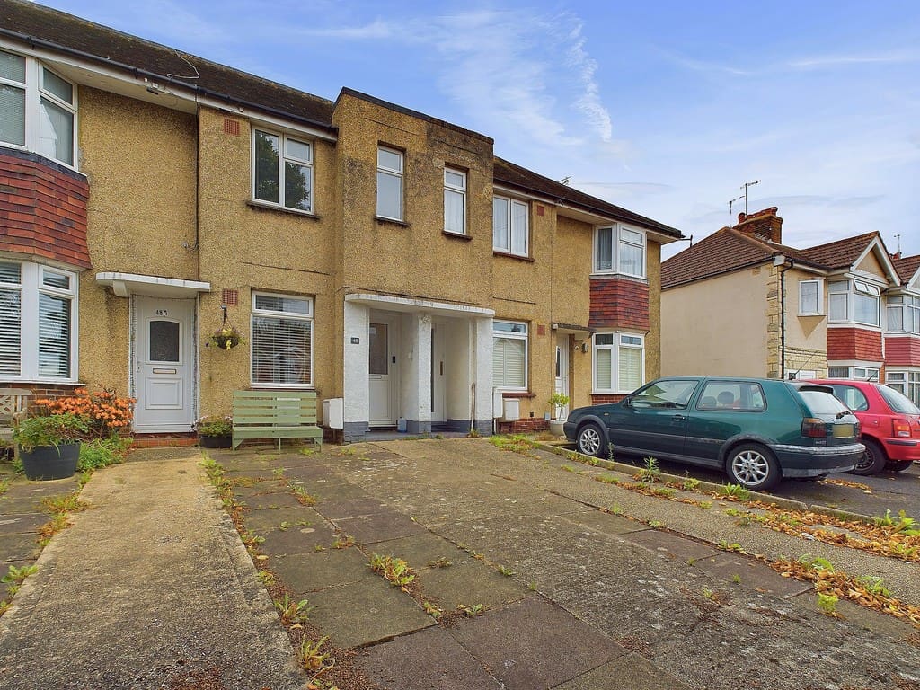 South Farm Road, Worthing, BN14 7AE