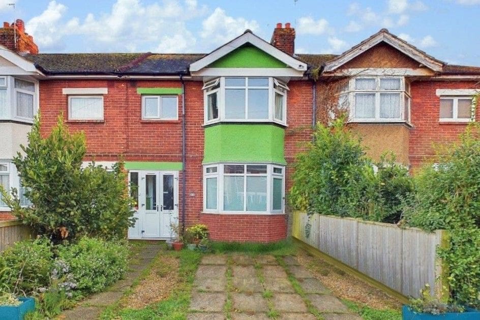 Henty Road, Worthing, BN14 7HE