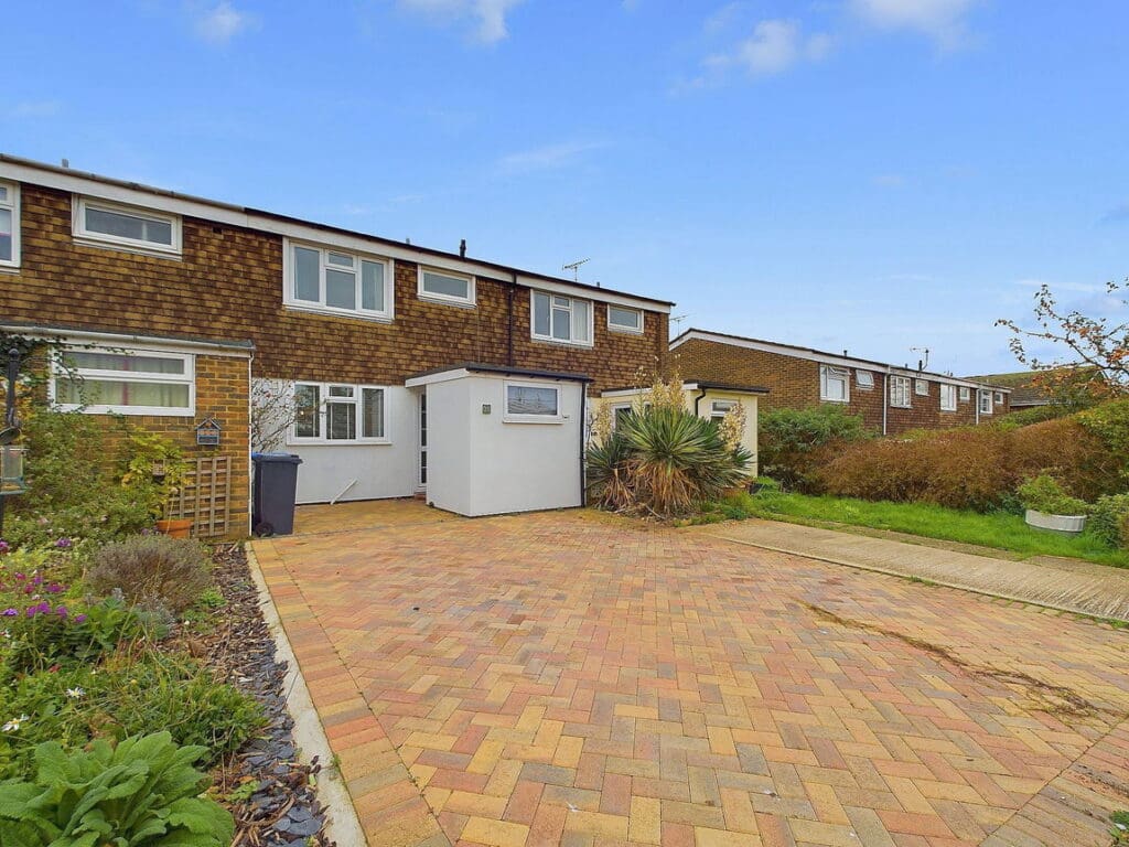 Pentland Road, Worthing, West Sussex BN13 2PP