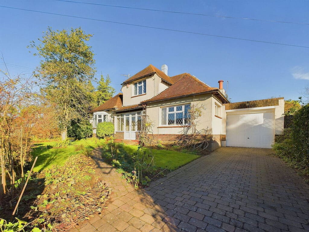 Lime Tree Avenue, Findon Valley, Worthing BN14 0DP