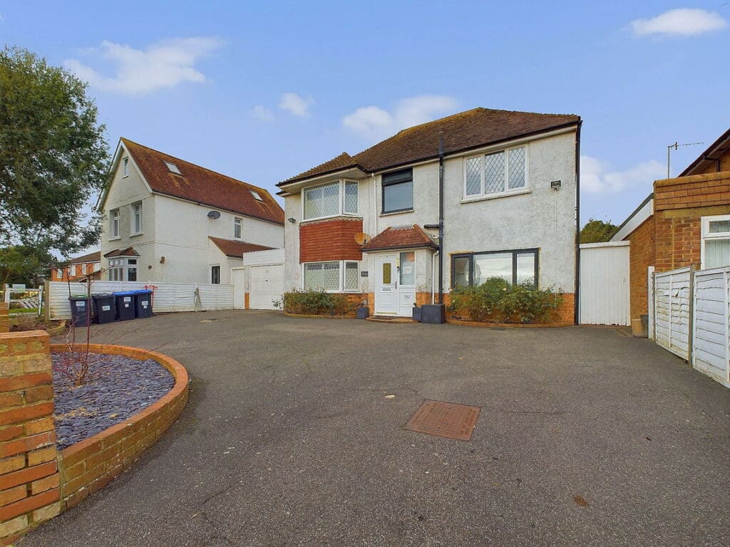 Elm Grove, Lancing, BN15 8PD