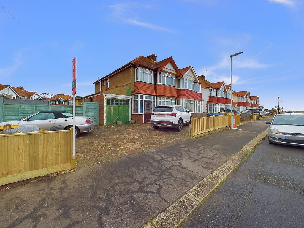 Thalassa Road, Worthing, BN11 2HJ