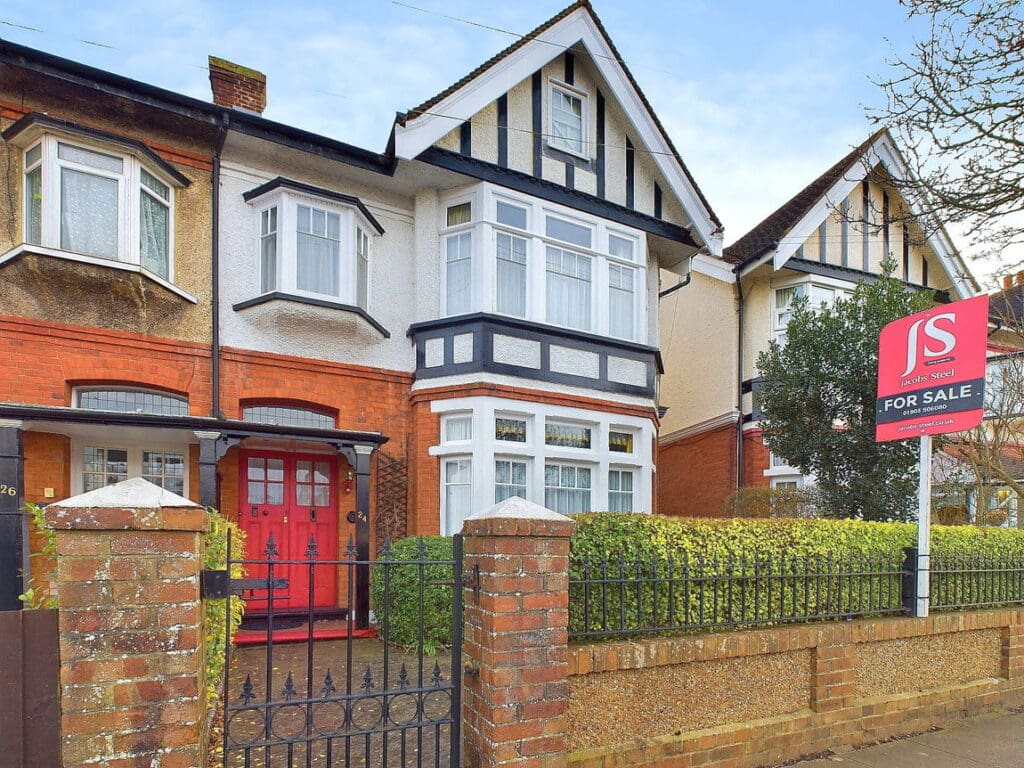 Reigate Road, Worthing, BN11