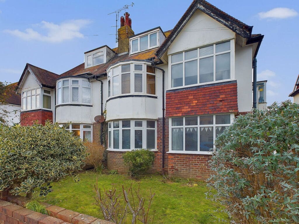 Aglaia Road, Worthing, BN11