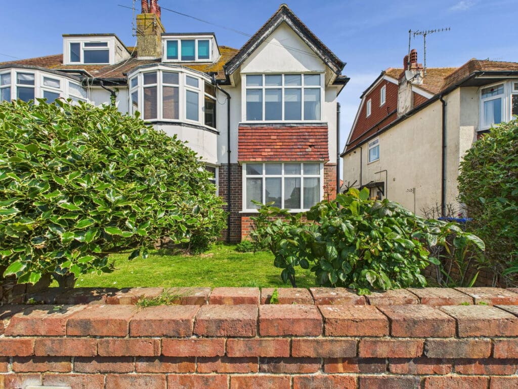 Aglaia Road, Worthing, BN11