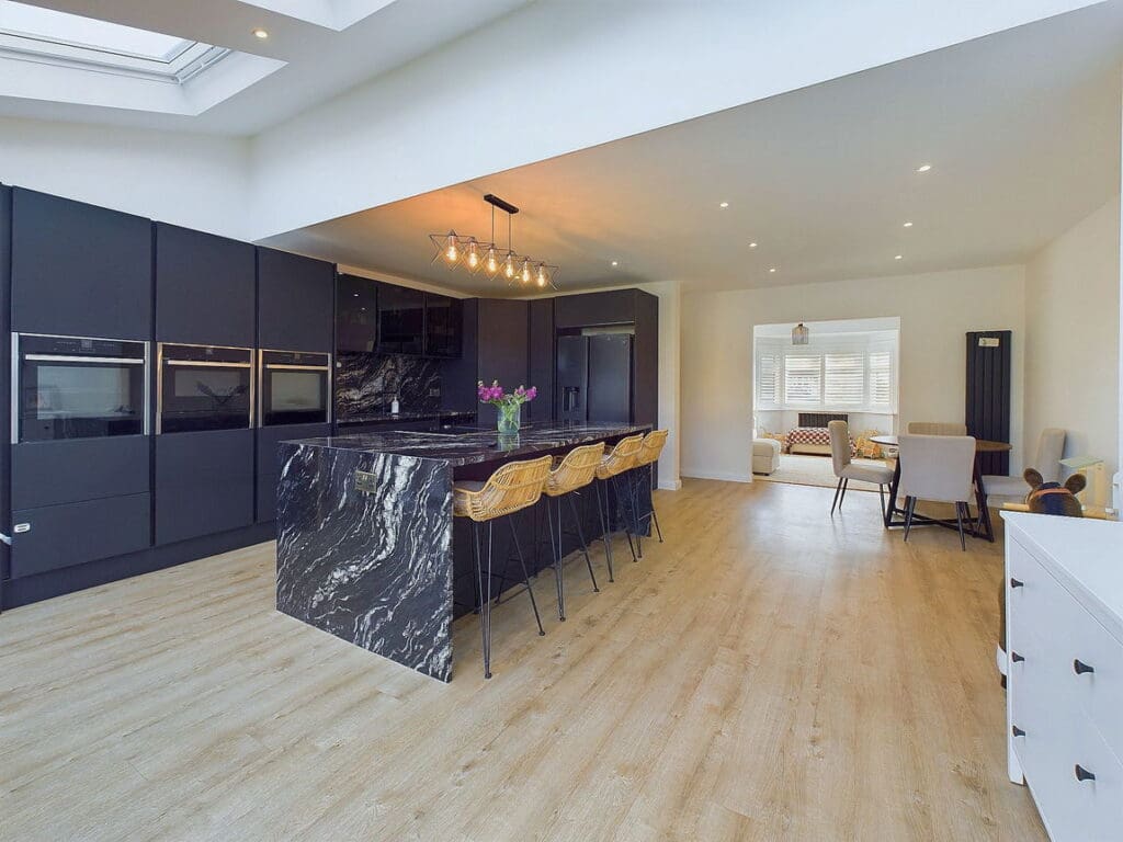 Loxwood Avenue, Worthing, BN14 7RF