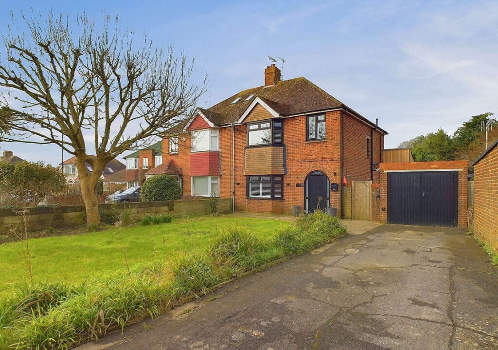 Loxwood Avenue, Worthing, BN14 7RF