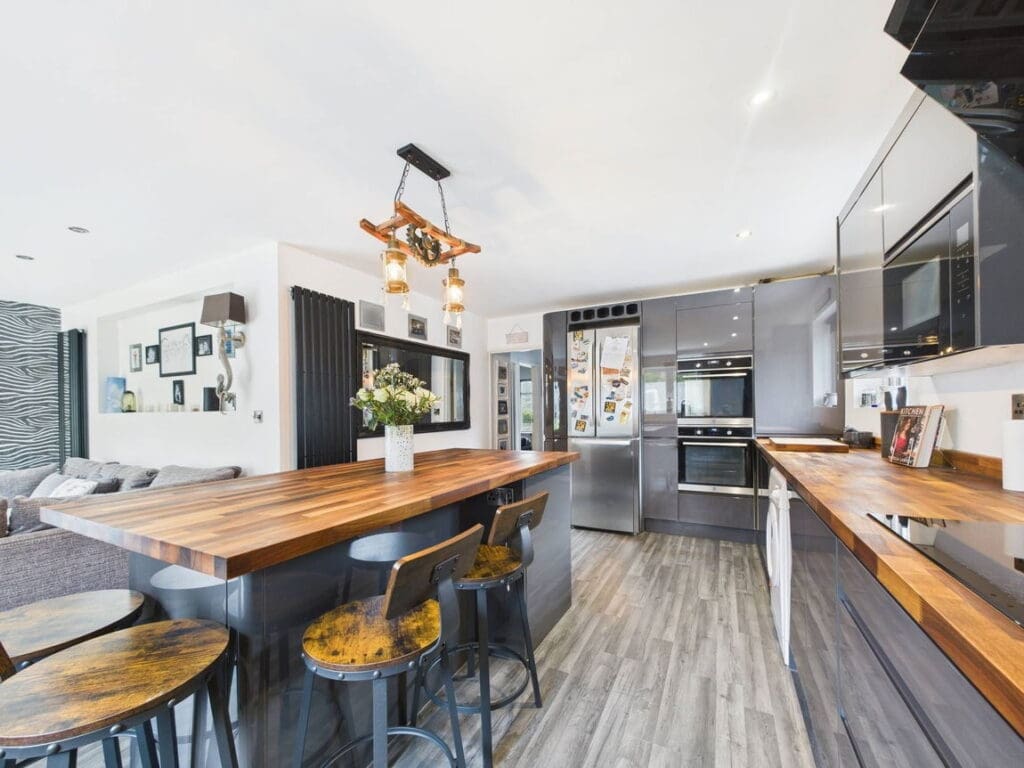 Vale Avenue, Findon Valley, Worthing BN14 0DB