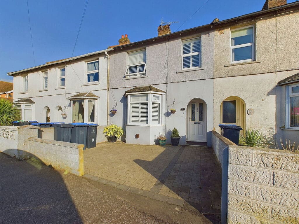 Leconfield Road, Lancing, BN15 9JH