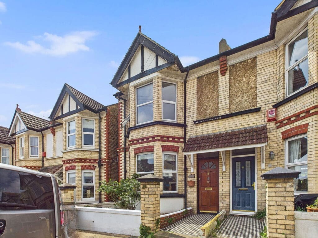 Leighton Road, Hove, BN3 7AE
