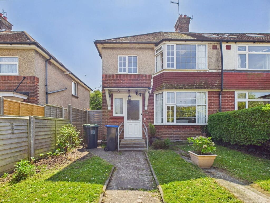 Sackville Road, Worthing, BN14 8BH