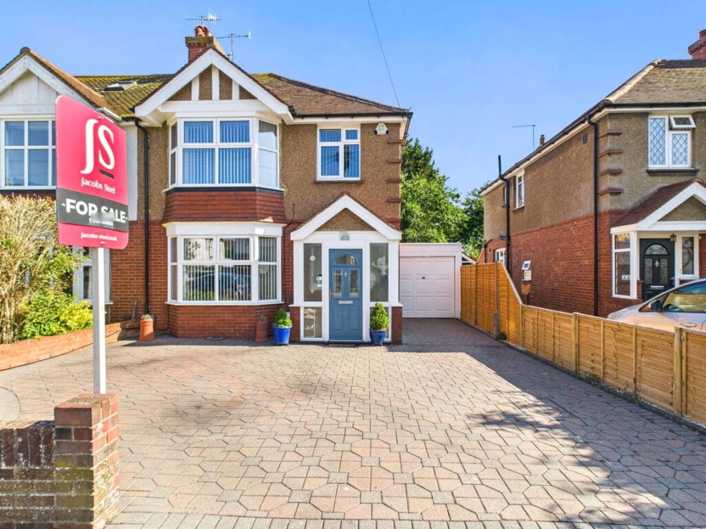 Broomfield Avenue, Worthing BN14 7SF