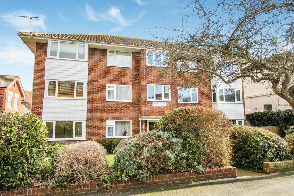 Victoria Road, Worthing, BN11 1XA