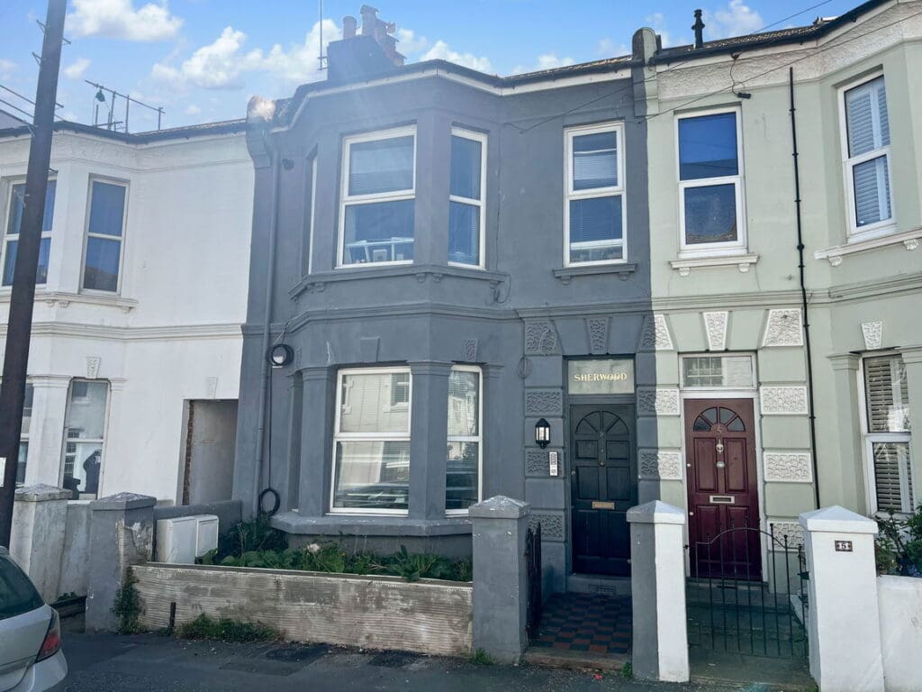 Gratwicke Road, Worthing, BN11 4BH