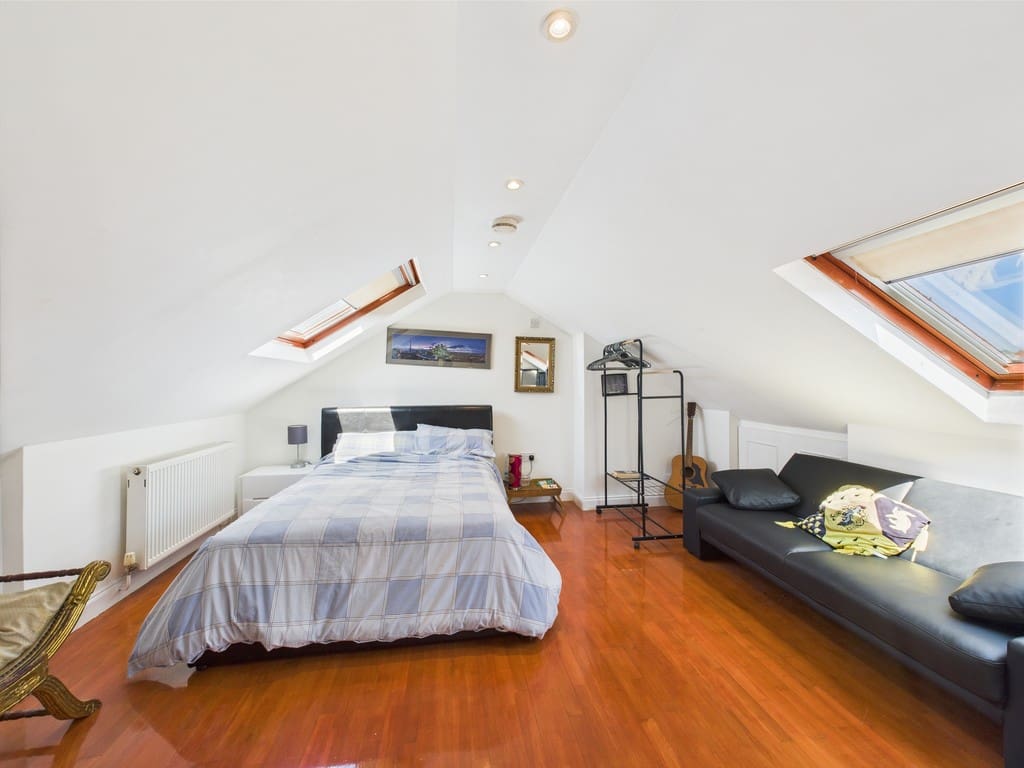 Tamar Avenue, Worthing, BN13 3JY