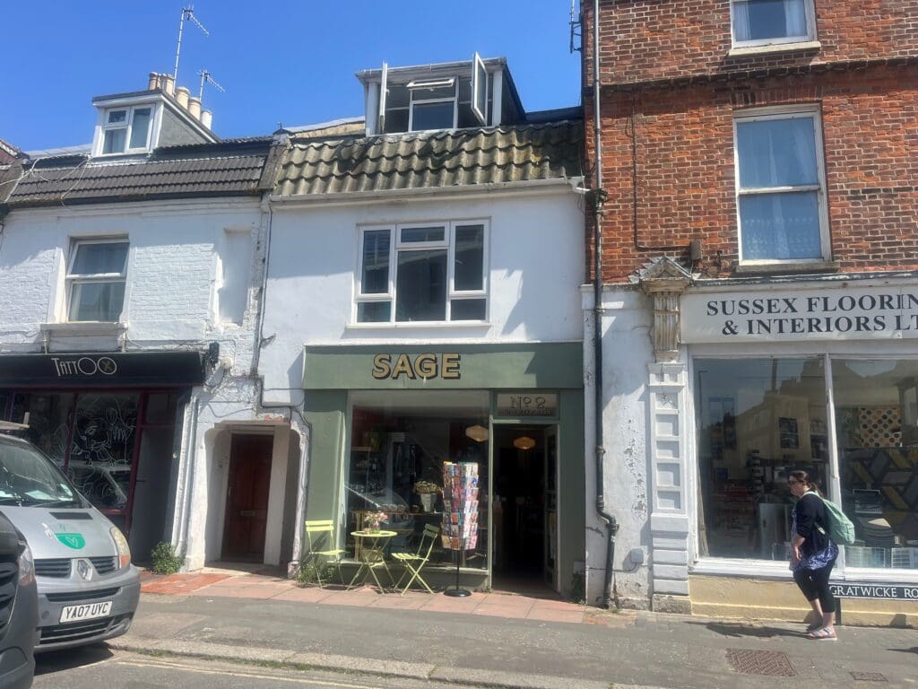 2 Gratwicke Road, Worthing, West Sussex, BN11 4BH