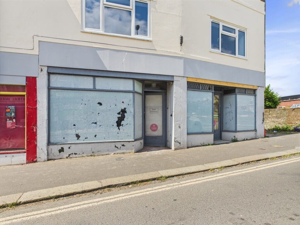 17-19 South Farm Road, Worthing, West Sussex, BN14 7AB