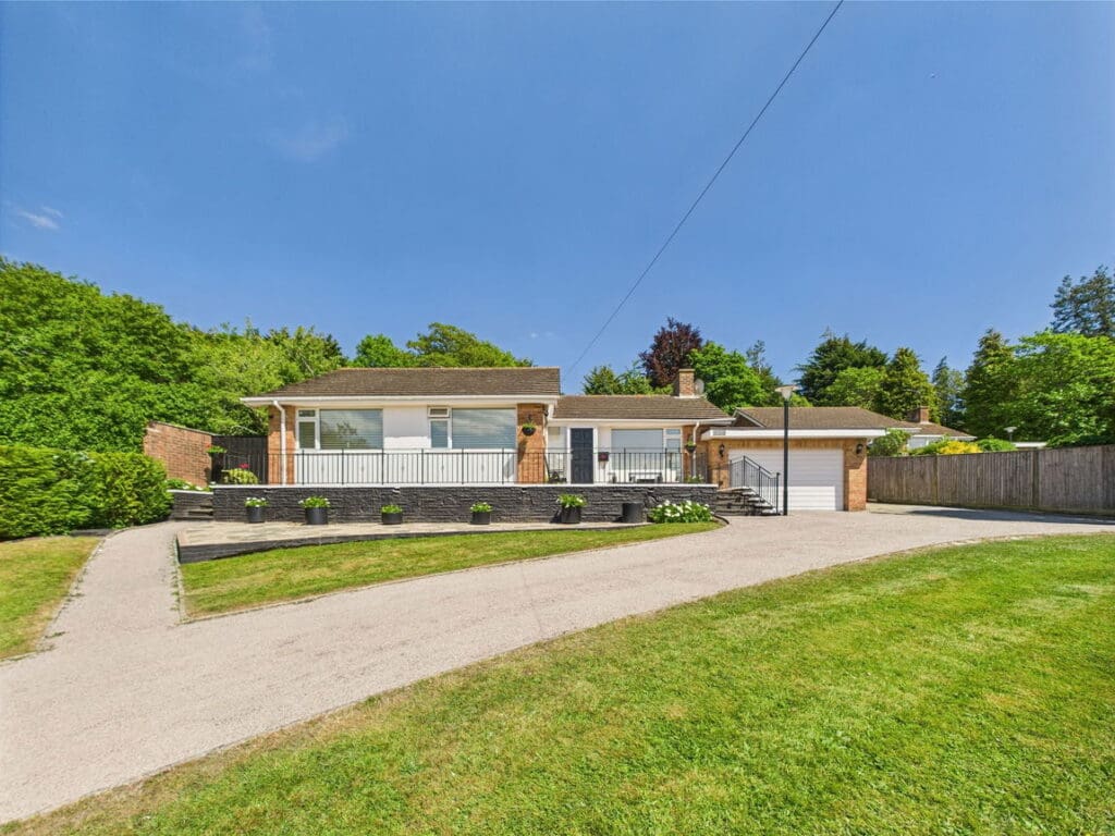 The Heights, Findon Valley, Worthing BN14 0AJ