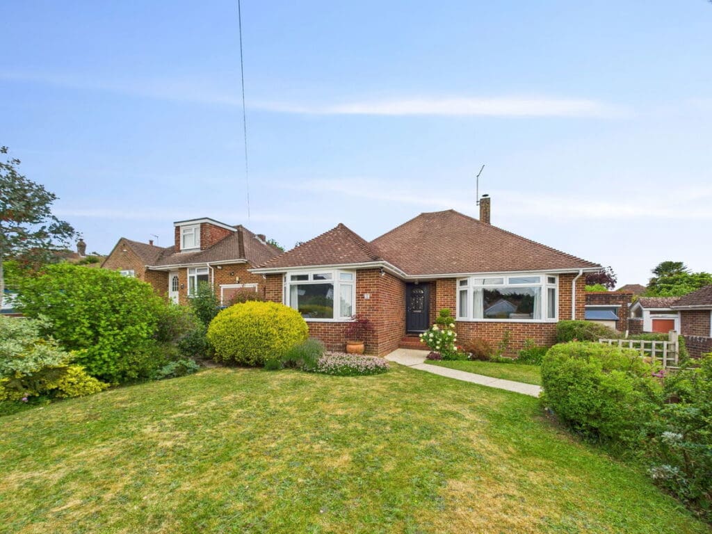 Salvington Hill, Worthing, BN13 3AT