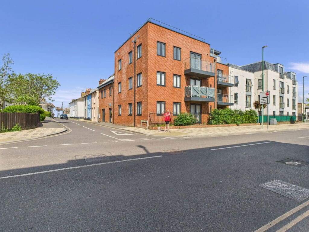 Saxon Court, Albert Road, Littlehampton , BN17