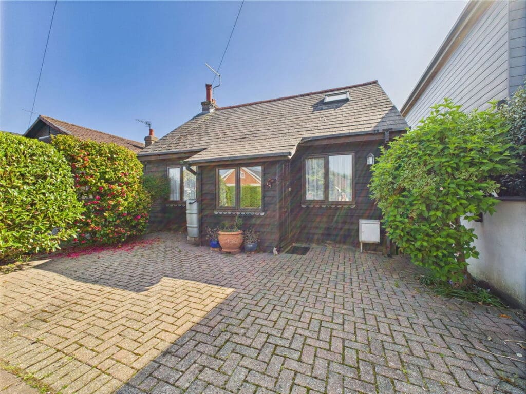 Courtlands Close, Goring-by-Sea, Worthing, BN12