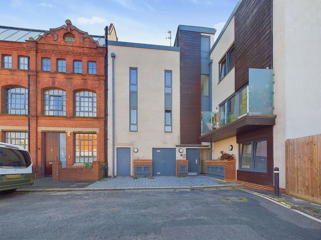 Stoneham Road, Hove, BN3 5HH