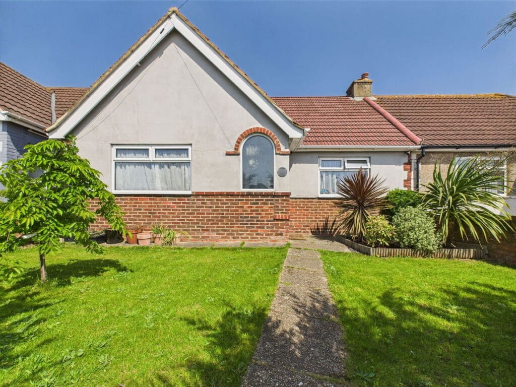 Upper Brighton Road, Lancing, BN15 0JE