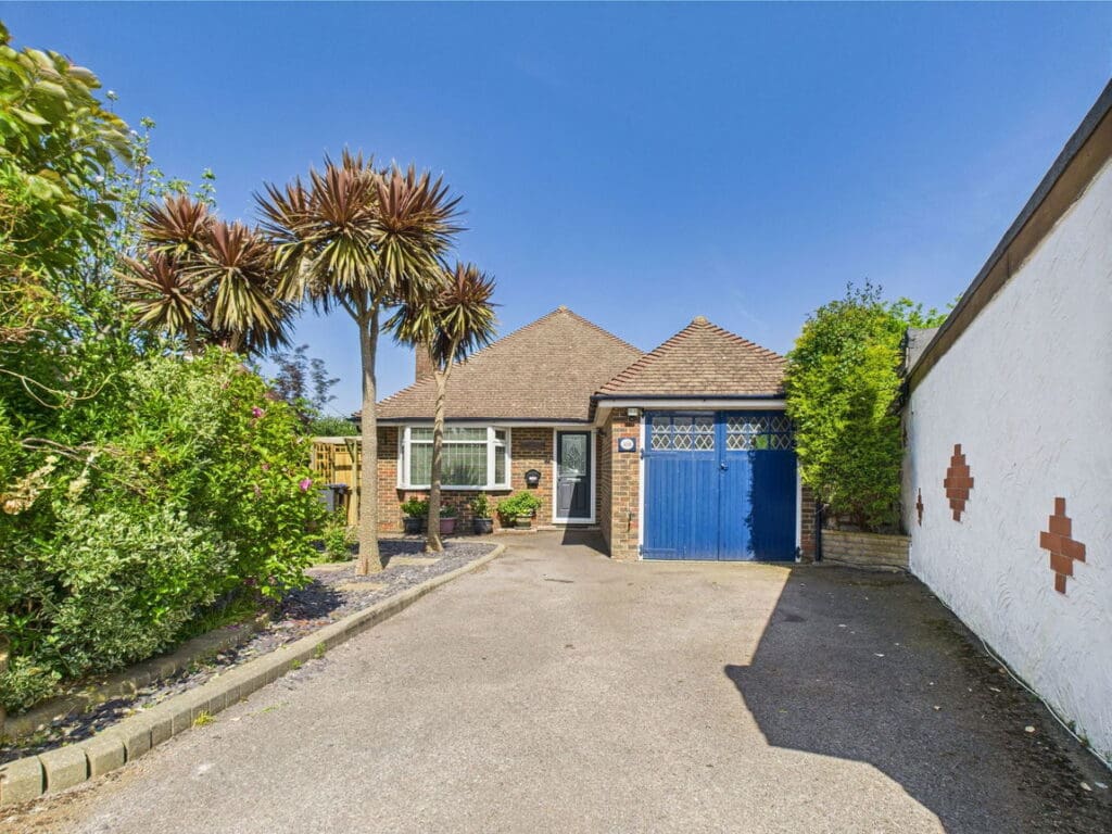Pendine Avenue, Worthing, BN11 2NA