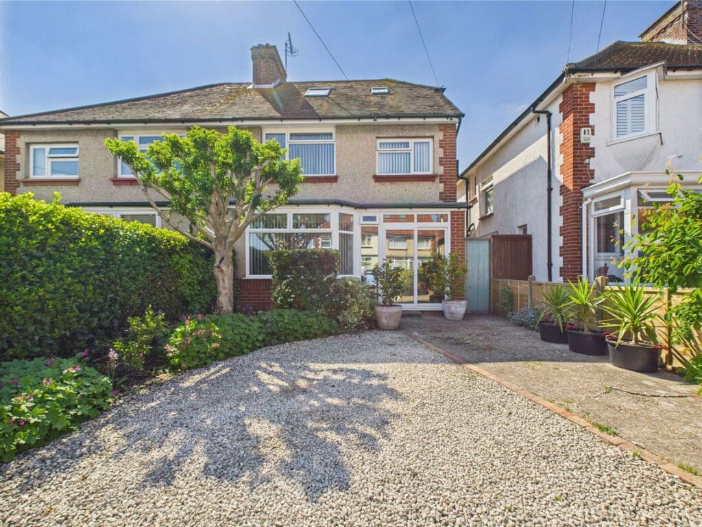 Haynes Road, Worthing, BN14 7JY