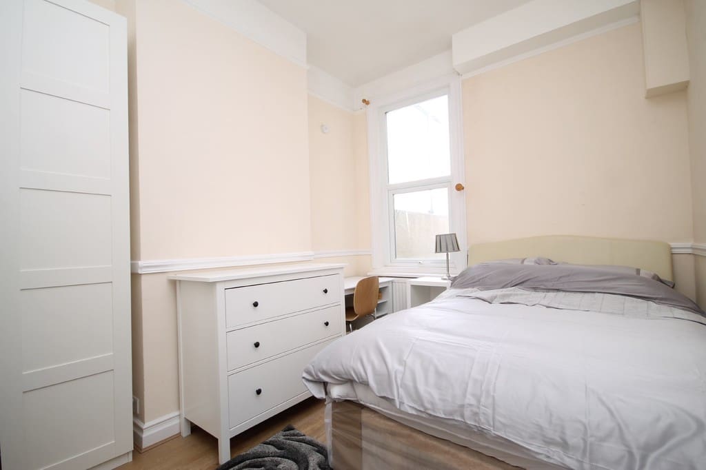 Clifton Road, Worthing, BN11 4DP