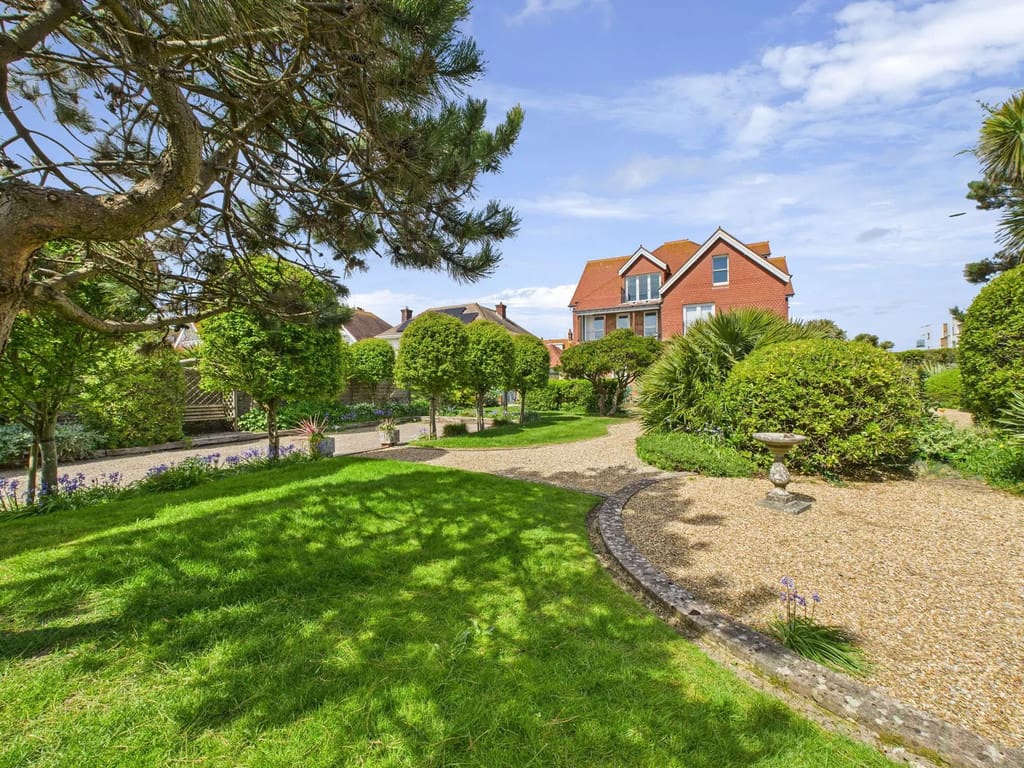 West Parade, Worthing, BN11 3QP