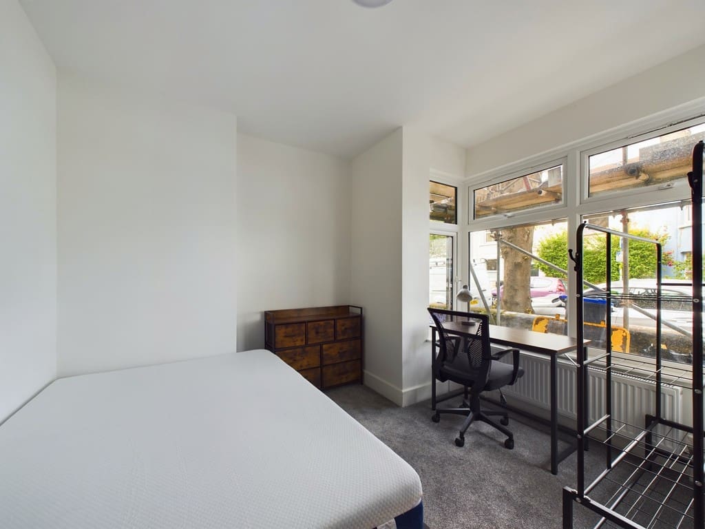 Wenban Road, Worthing, BN11 1HY