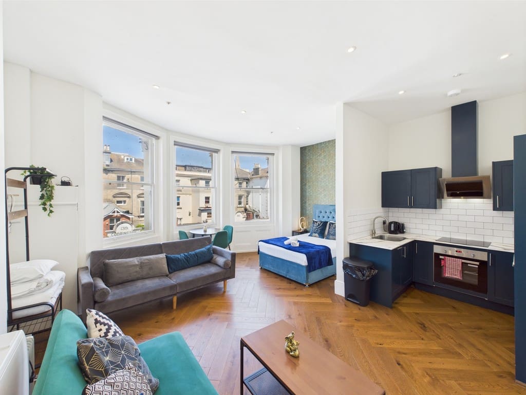 Flat 4, 2 Sillwood Terrace