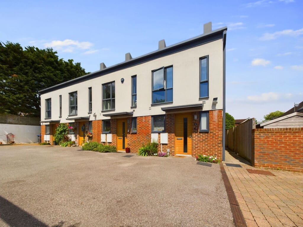 Argyll Mews, Findon Valley, Worthing BN14 0AY