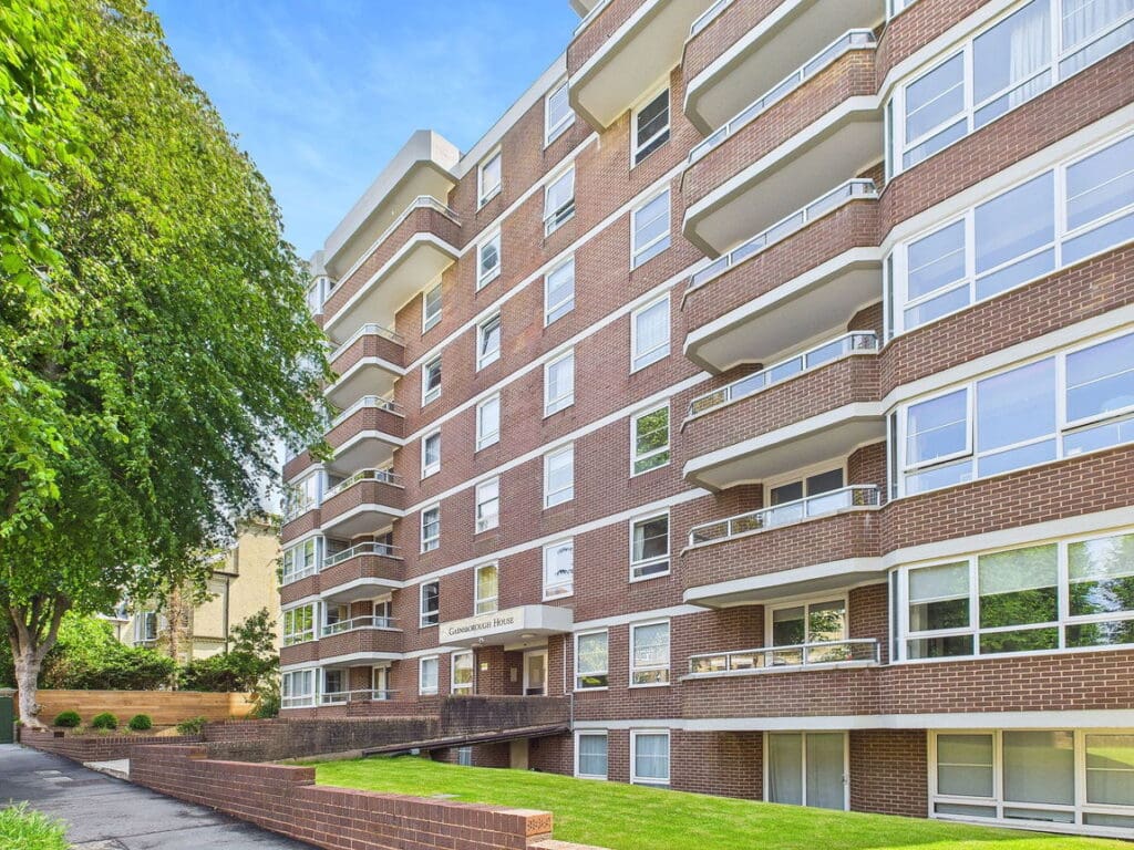 Eaton Gardens, Hove, BN3 3UA